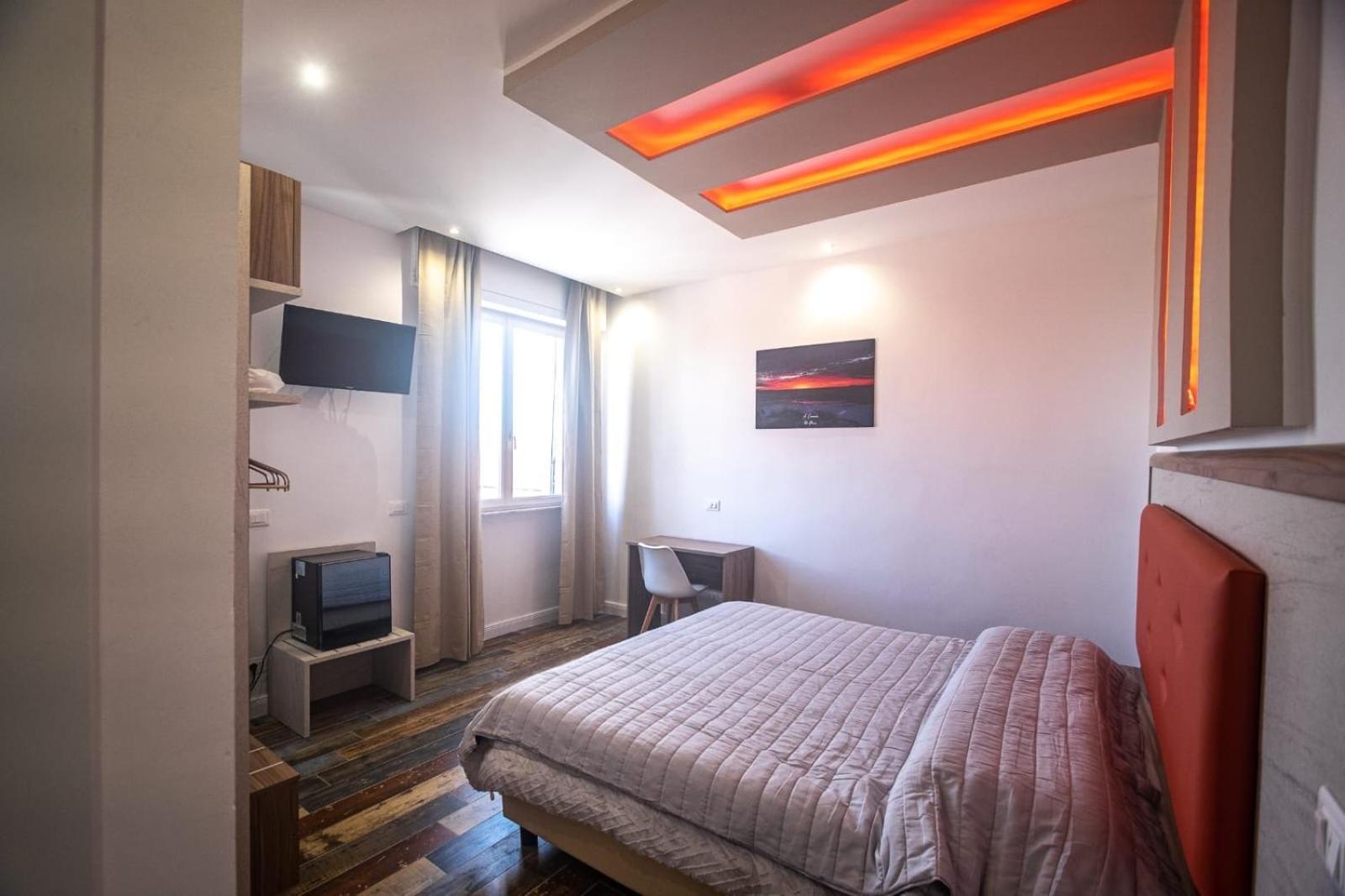 Ricci 16 - Suite & Rooms ลีวอร์โน ภายนอก รูปภาพ