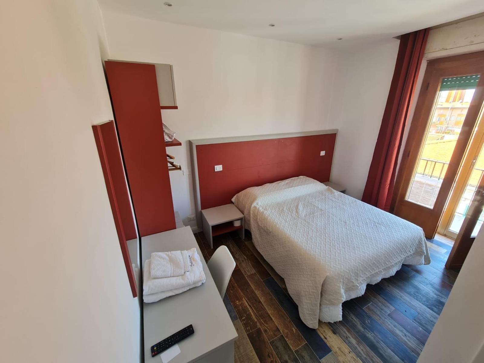 Ricci 16 - Suite & Rooms ลีวอร์โน ภายนอก รูปภาพ